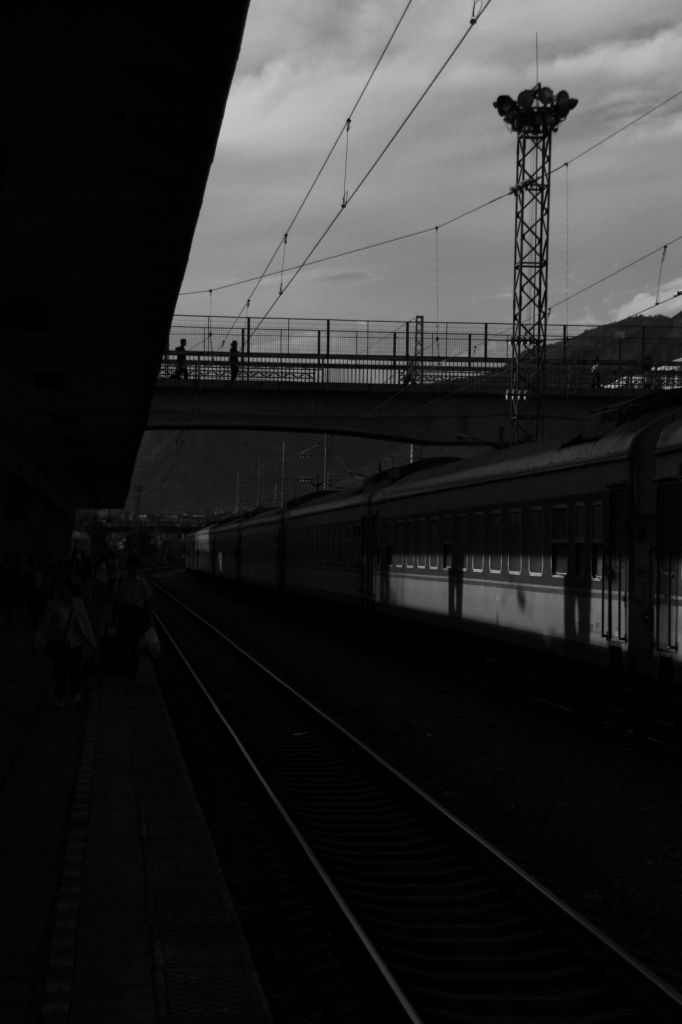 B & W,China,Skytrain