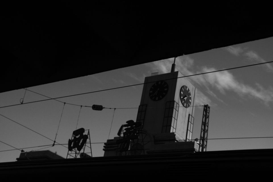 B & W,China,Skytrain