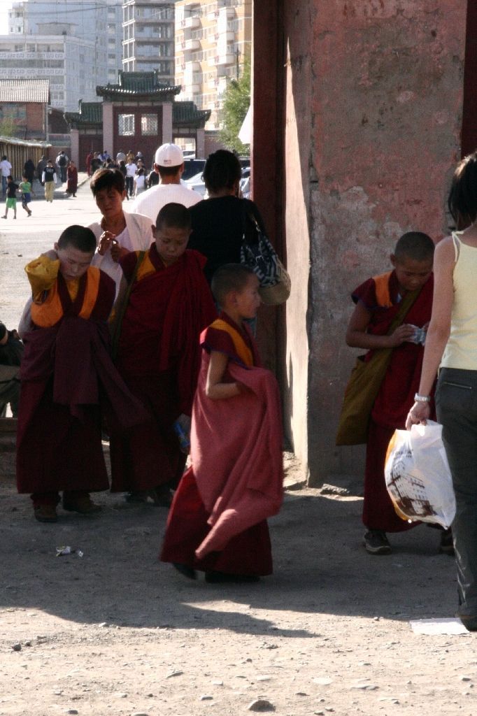 Mongolei,Ulan Bator,Kinder,Müll