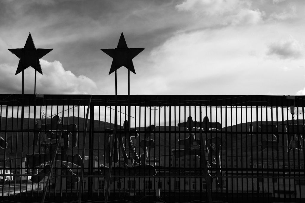 B & W,Tibet